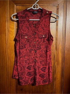The Limited Red & Navy Paisley Sleeveless Button-Front Blouse